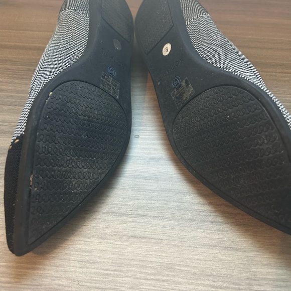 Rothy’s the Point- Grey Mist captor— sz 8 - Picture 3 of 3